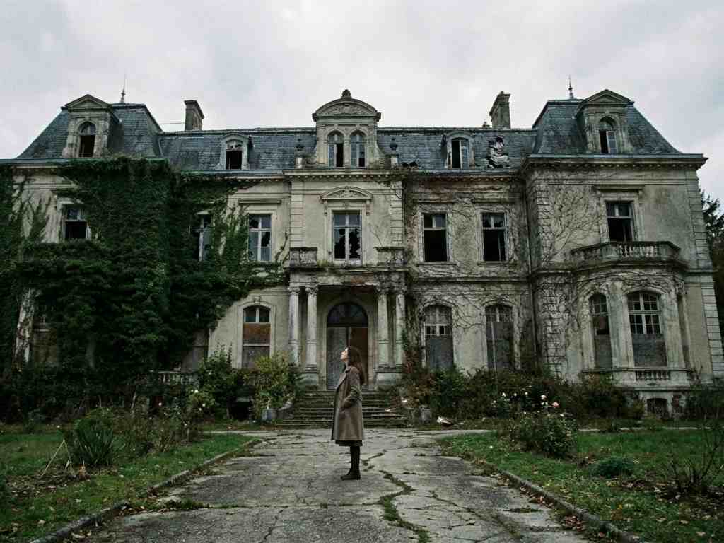 تفسير حلم الفيلا المهجورة